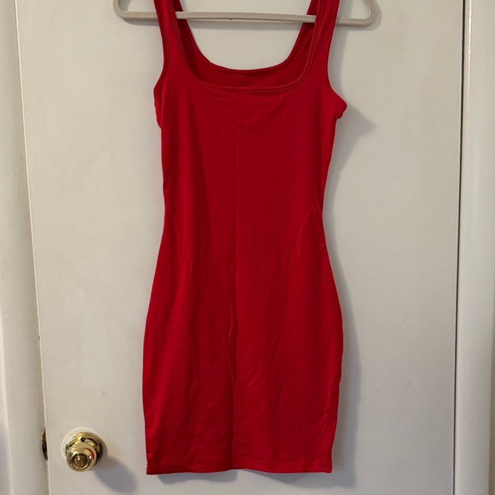 Elegant Red Sleeveless Dress